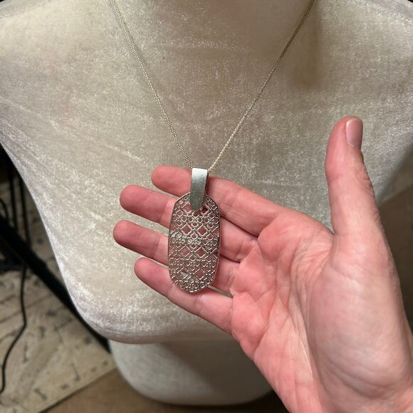 Kendra Scott Inez Filigree Necklace Gold Tone Chain Silver Plated Pendant - Picture 5 of 5